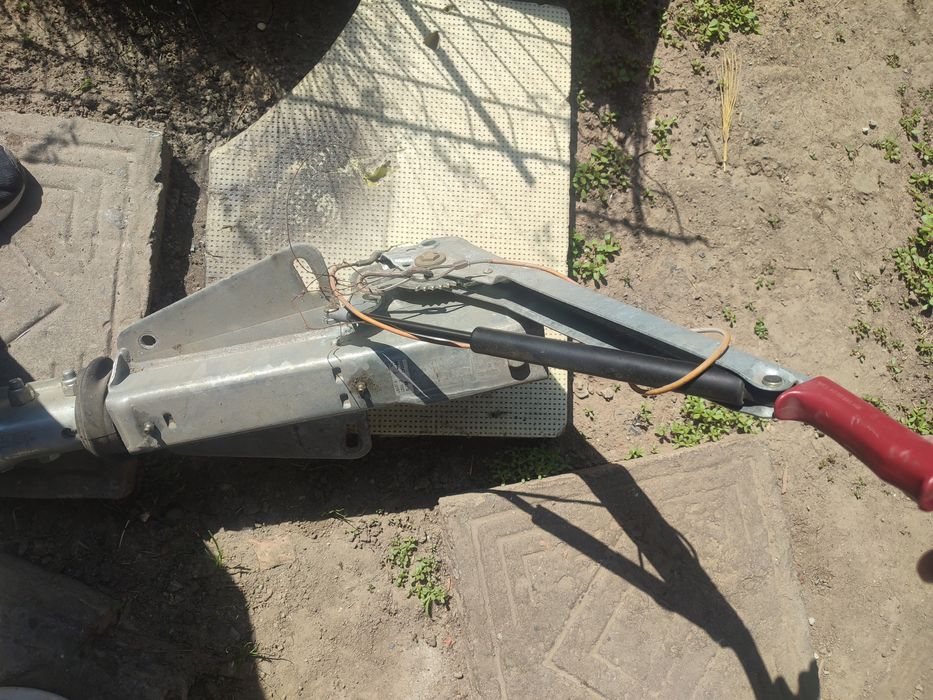 Інерційний гальма тормоз накату AL-KO 161S 950-1600кг на V-образне диш