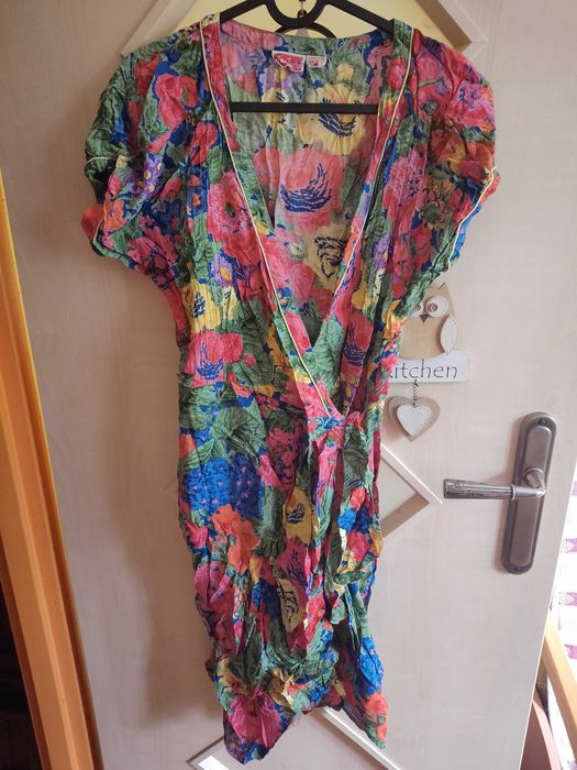 Sukienka na plażę, pareo