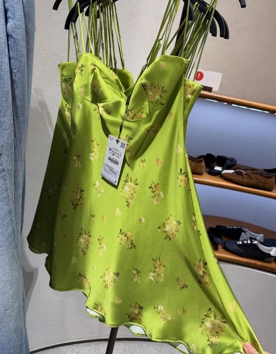 Сукня Zara шовк зелена М розмір нова
