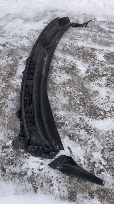 Продам жабо подкапотный пластик на nissan x-trail t31