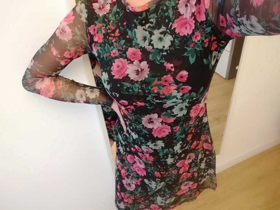 Sukienka Stradivarius print kwiaty siateczka - S