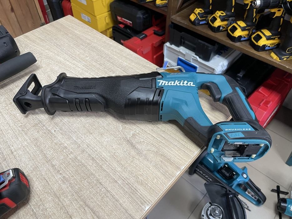 Makita DJR187 / безщіткова шабельна пила Макіта