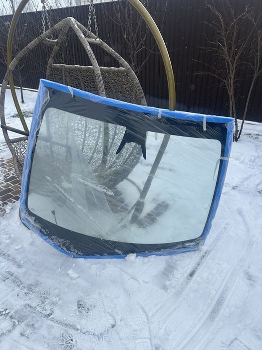 Лобове скло tesla Y 2023-2025