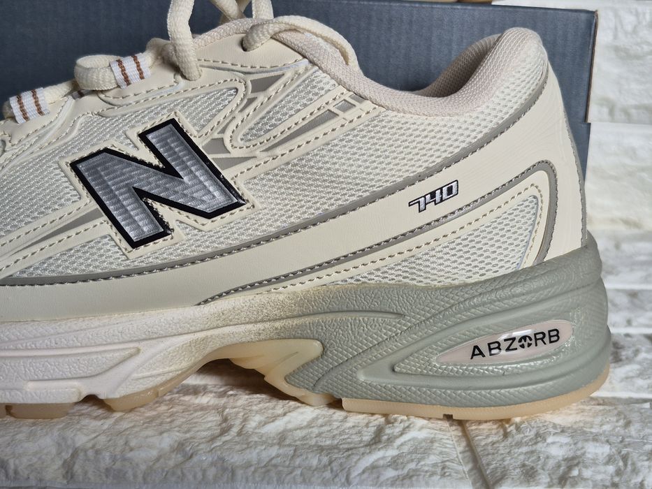 New Balance 740 | Cream/Grey | 42 EU (26,5 см)