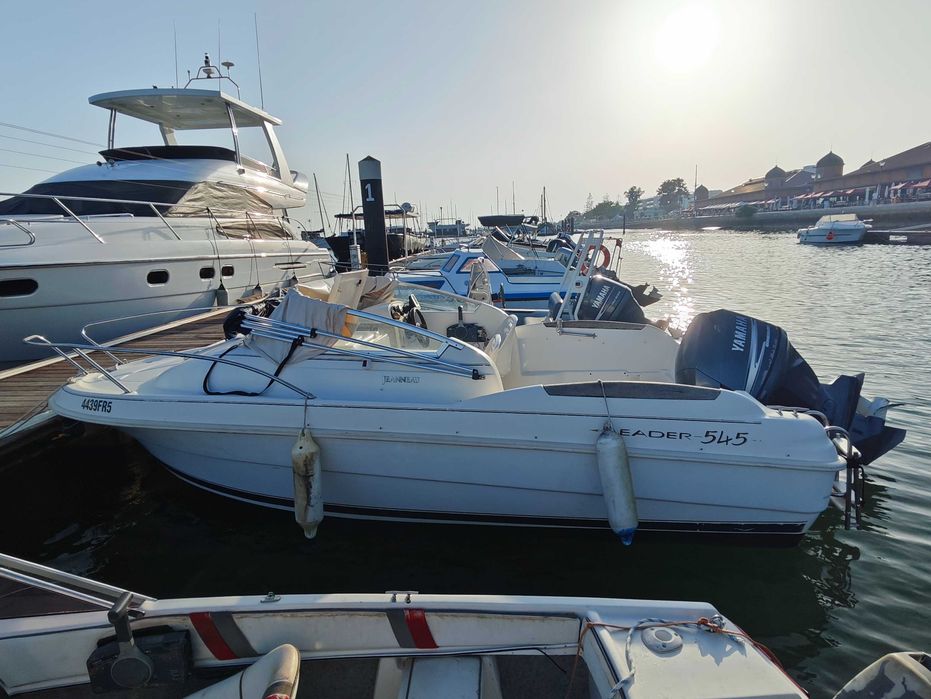 Barco JEANNEAU LEADER 545 - amarração na Marina em Olhão Pontão Nascente