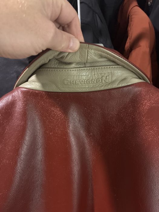 Шкіряний бомбер від Chevignon