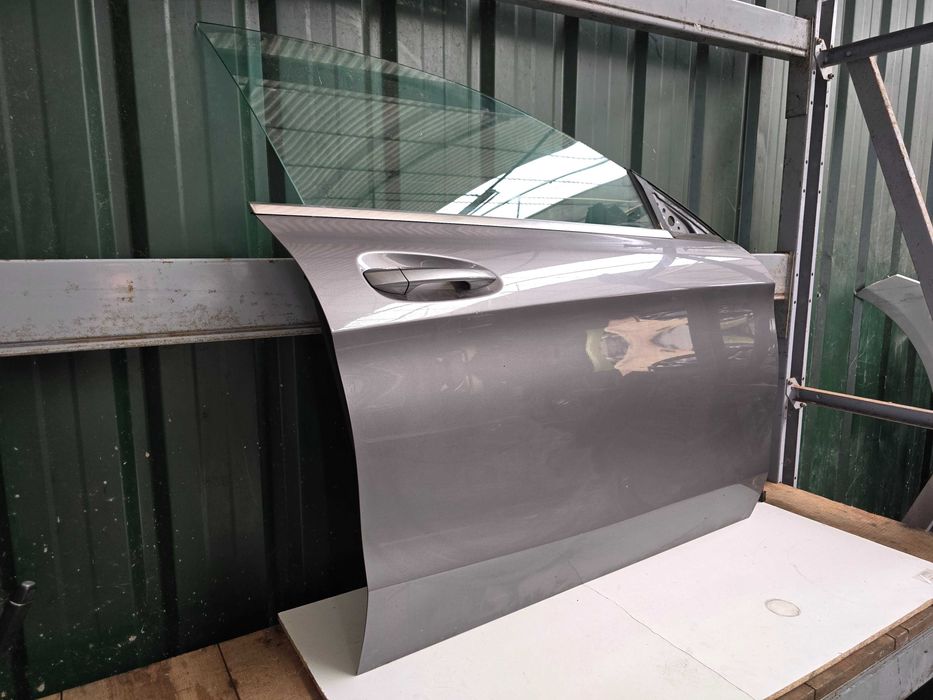 Porta frente direita Mercedes CLA W117 (2013 a 2019)