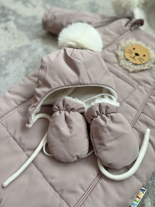 Конверт комбінезон на виписку 56-62 розміру з шапкою та рукавичками