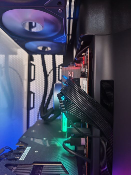 Torre gaming RZXT