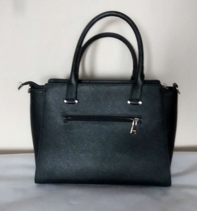 wyprzedaż - czarna torebka do ręki- w Katowicach oddam za darmo