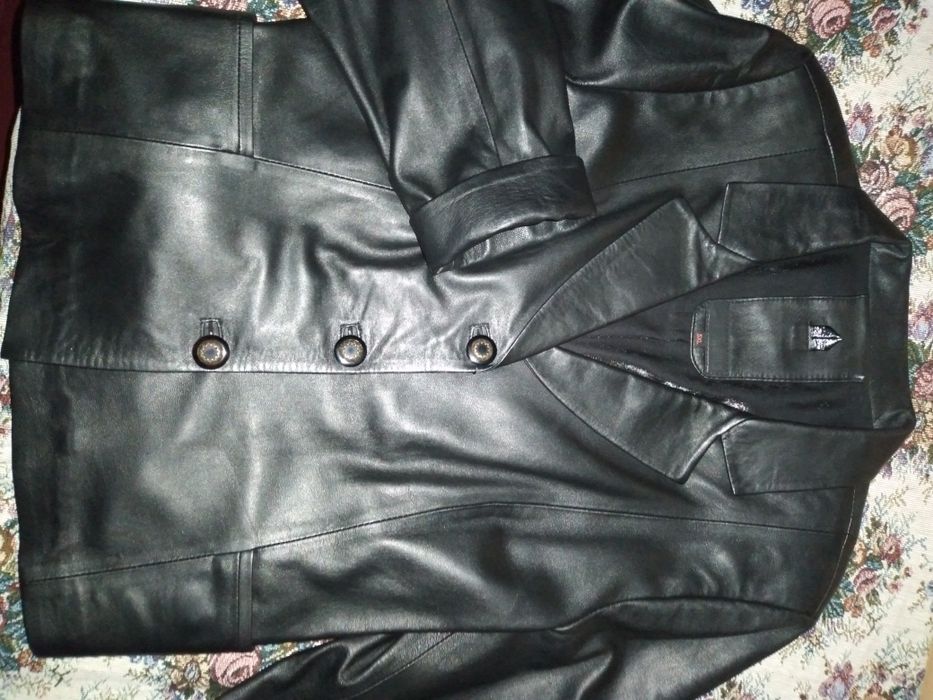 Кожанный пиджак черный новый