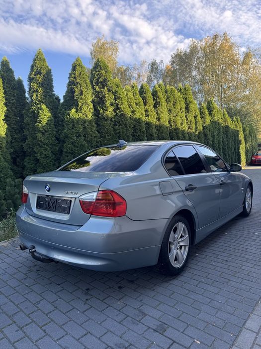 BMW 3 E90 320i Automat!