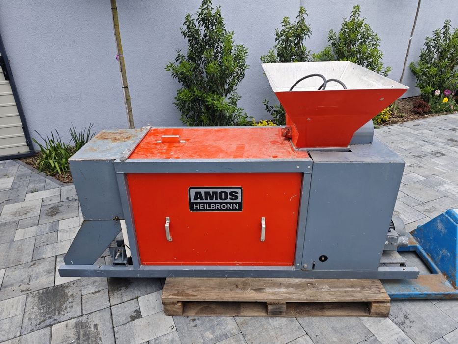 Młynkoodszypułkowarka do winogron  młynek prasa odszypułkowarka