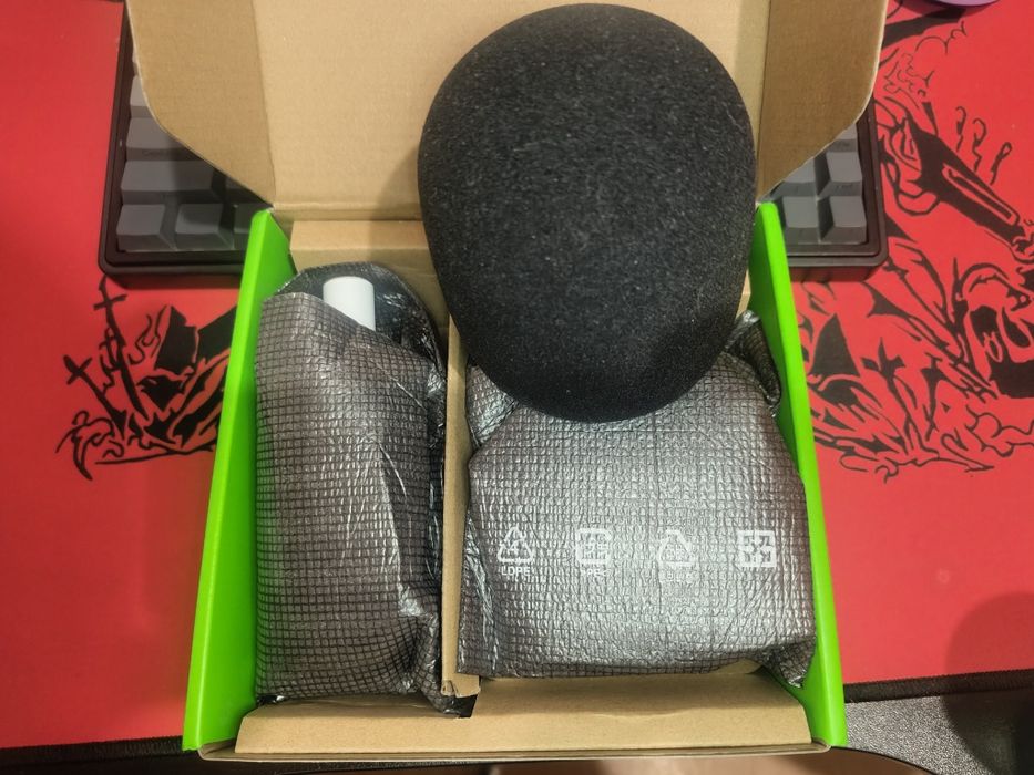 Мікрофон Razer Seiren v3 mini