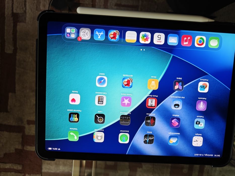iPad Air 2020, 64 gb ,10,9" com pen e capa