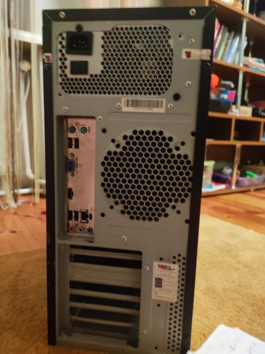 Корпус до комп'ютера