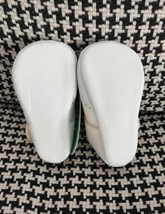 Sapatos Wedoble de pele brancos novo