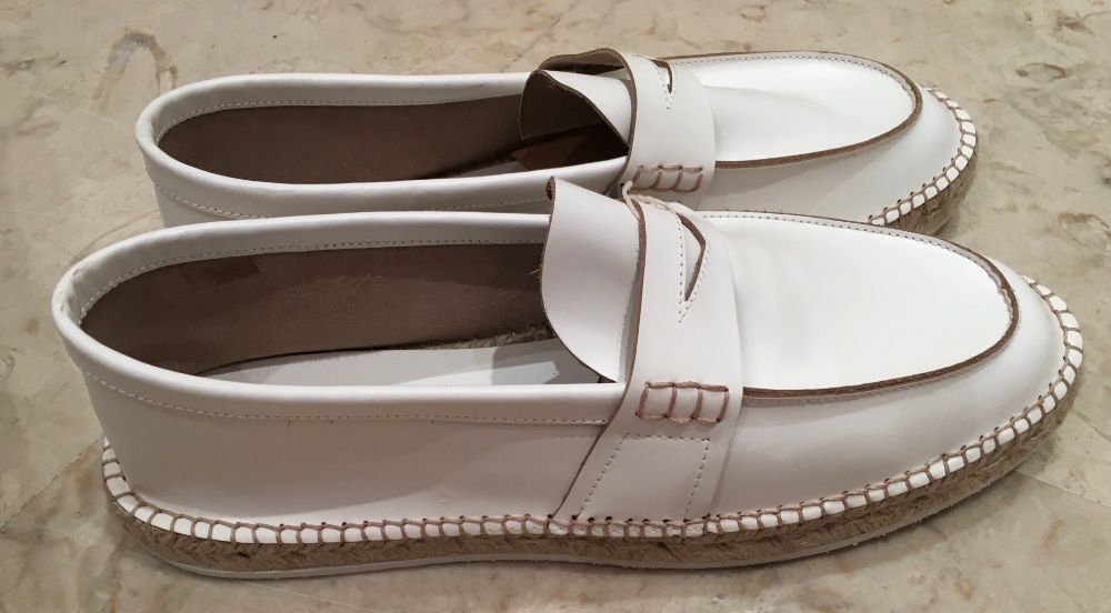 Mocassins brancos em pele tamanho 44 novos com caixa