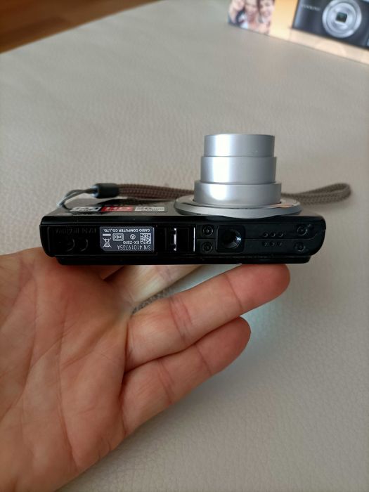 Casio Exilim EX-ZS10 Digital Camera64170791512193122