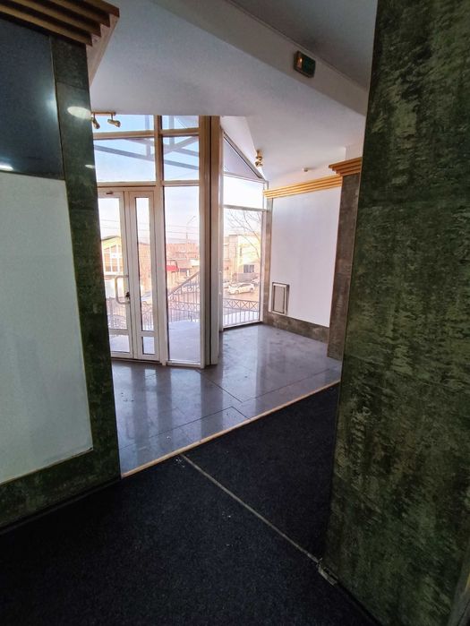 Фасад | Окремий вхід,панорамі вікна | 148 м.кв. | Вул. Вокзальна