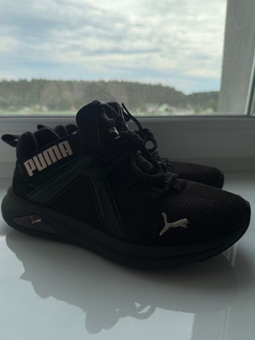 Продам жіночі кросівки Puma