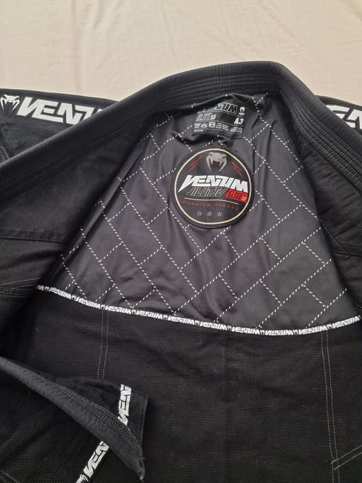 Vendo kimonos de  Jiujitsu Venum