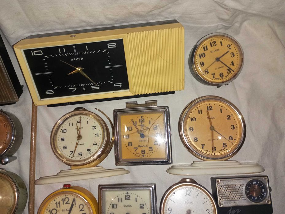Часы будильник механические настольные советские ссср на запчасти