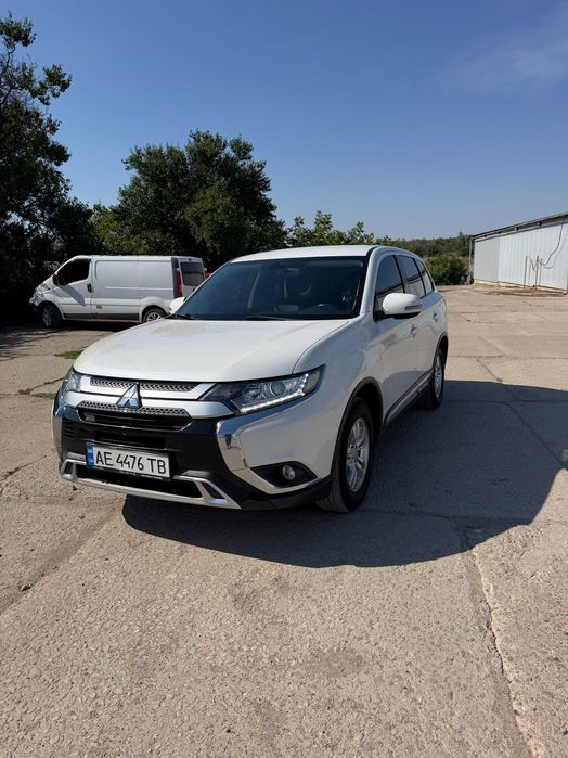 Mitsubishi Outlander 3 2021 авто в гарному стані.