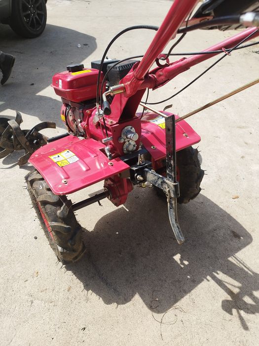 Motoenxada bricoferr com pouco uso