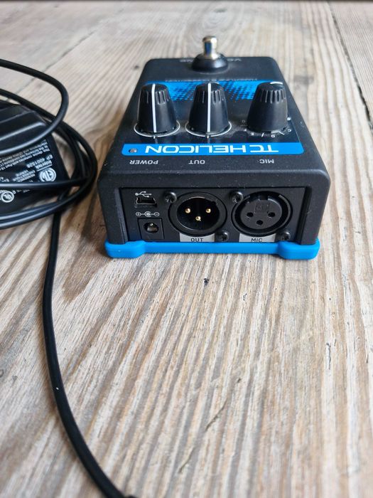 Procesor wokalny TC Helicon Voicetone C1 - pitch corrector/autotune