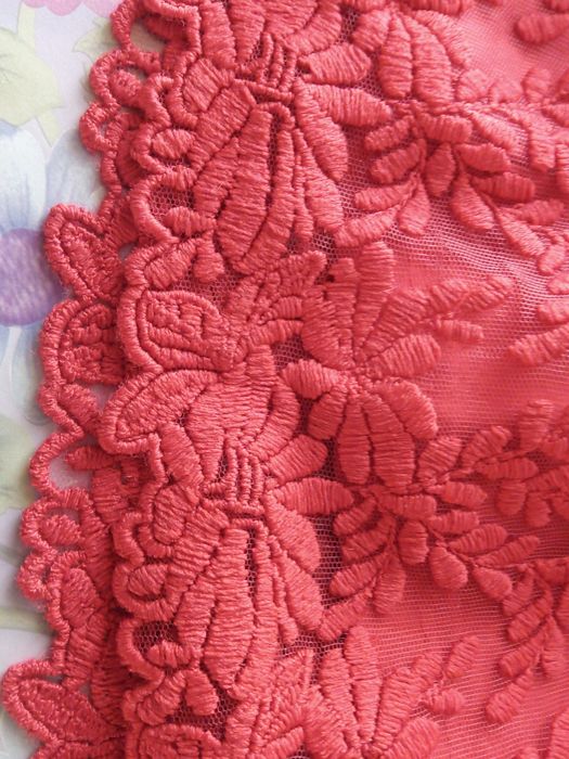 Śliczna elegancka malinowa spódniczka 122-128