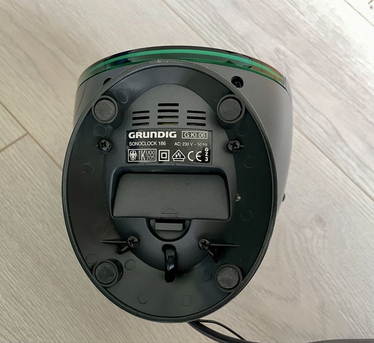 Rádio Grundig Sonoclock 186