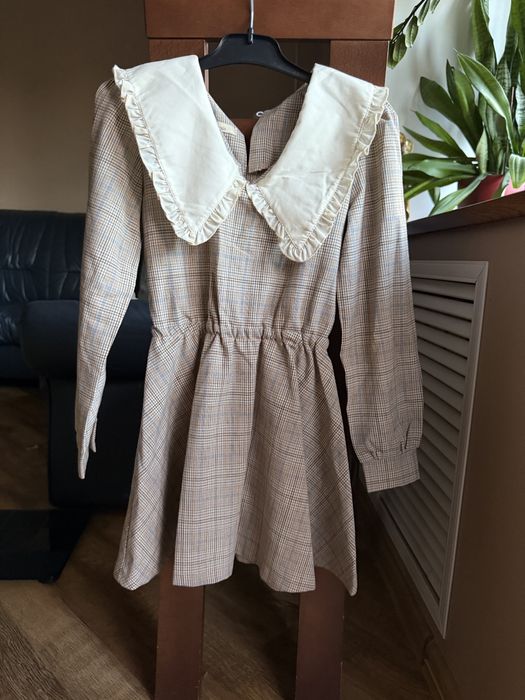 Сукня на дівчику