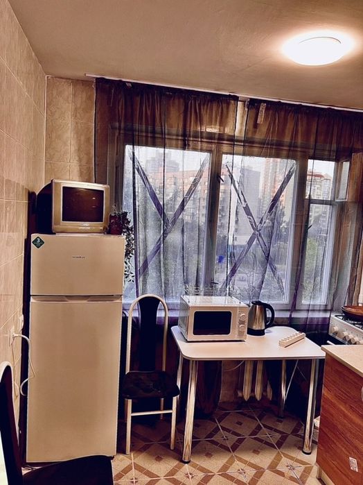 Здам окрему кімнату, 16кв.м, Оболонь, все є, 5 поверх, вільна