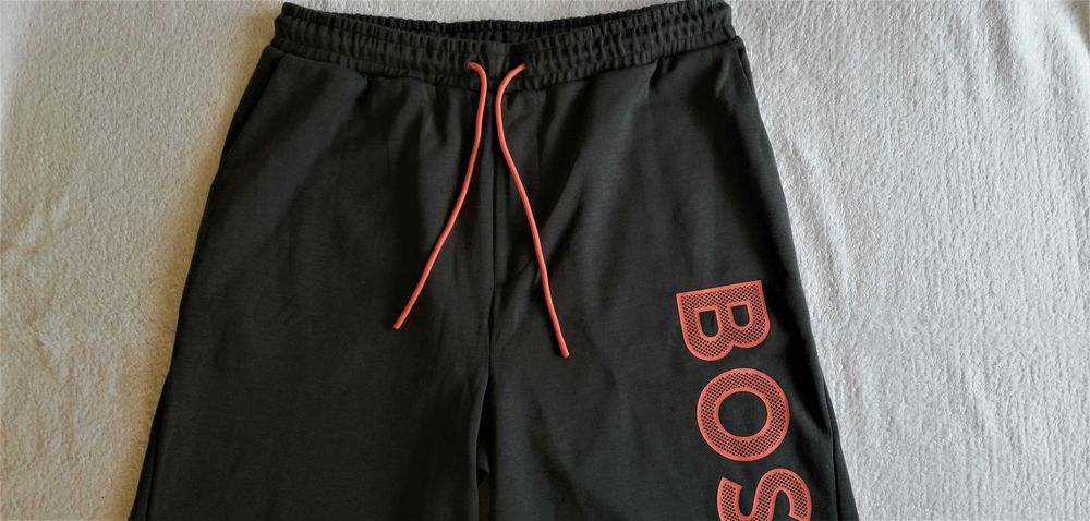 Krótkie szorty dresowe BOSS rozm. M