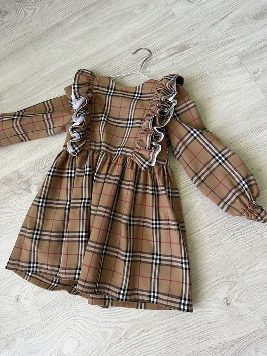 Сукня для дівчинки