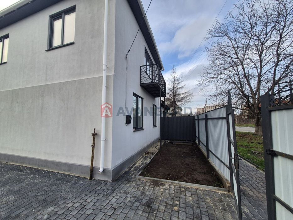 Продаж 2-поверхового будинку з ремонтом