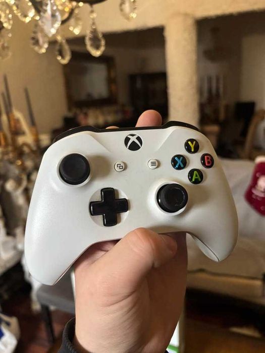 Konsola Xbox One S 500Gb +gra +dwa pady