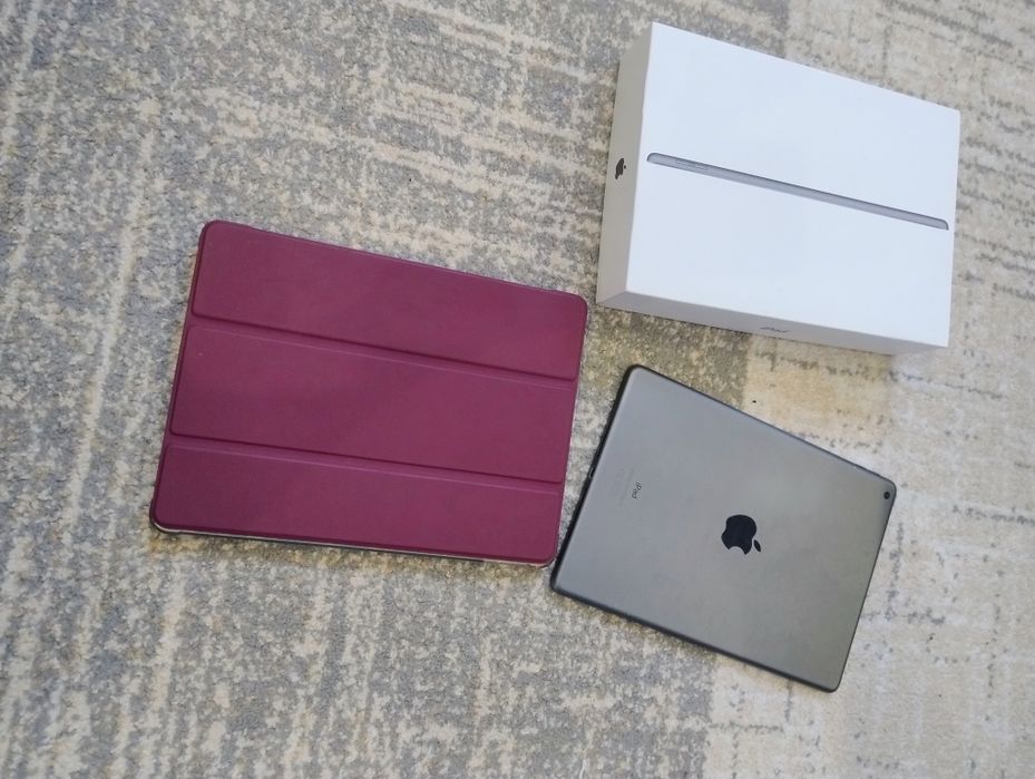 iPad 8gen. 32Gb etui