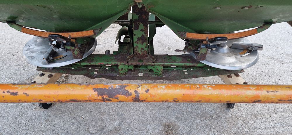 Rozsiewacz Amazone ZA-M 1500