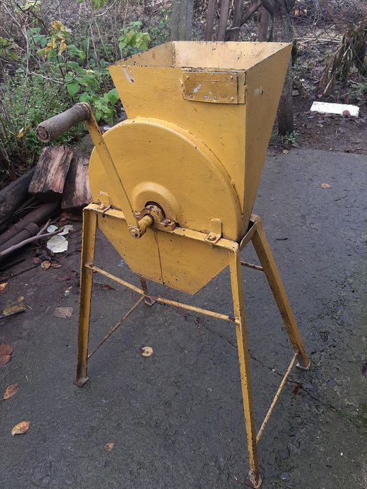 Корморізка ручна