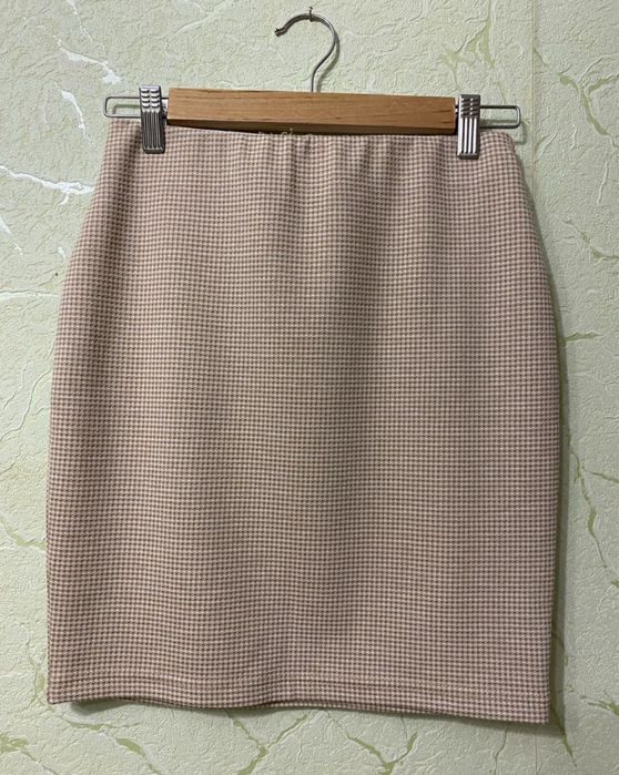 Класична спідниця в клітинку