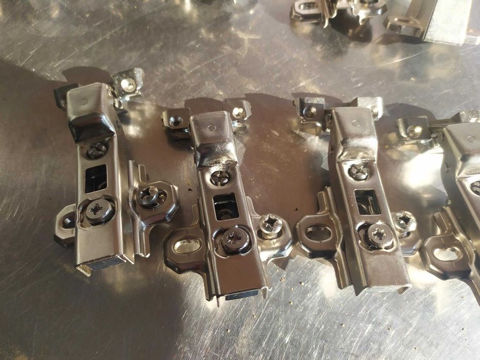 zawias zawiasy uchwyt do szafki hettich