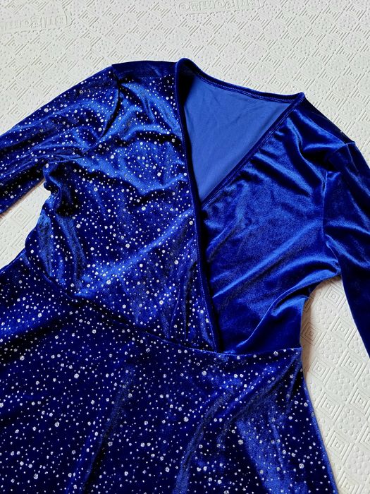 Оксамитова сукня для святкування нового року