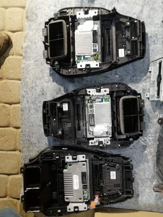 музика аудіо колонки навігація  revel sinc ford fusion mondeo edge