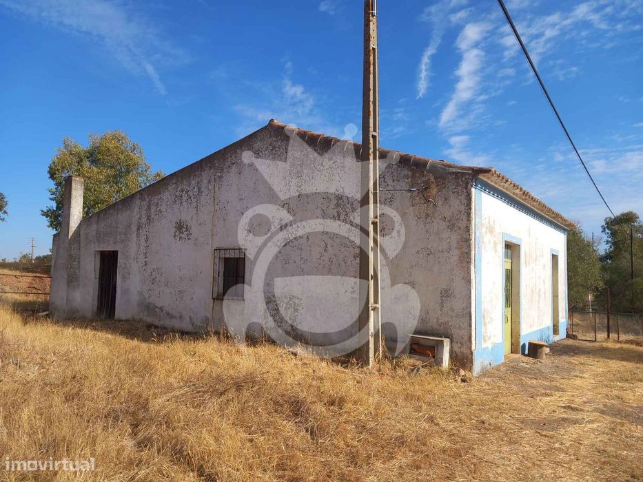 Monte junto à EN265 (Concelho de Serpa)