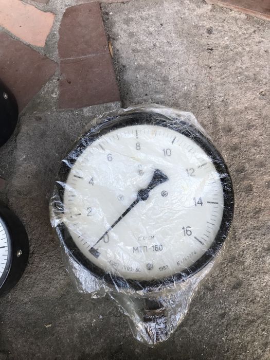 Продаю манометры