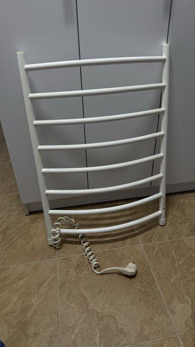 Сушилка для рушників нова