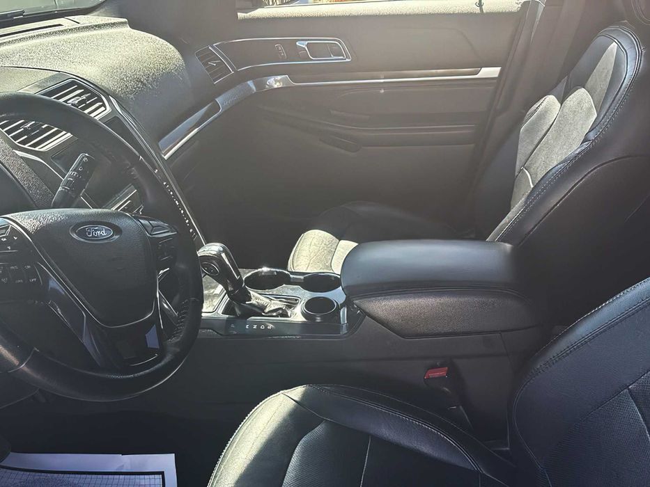 Ford Explorer Limited      2018