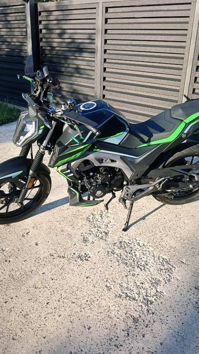 продається Mustang st 200